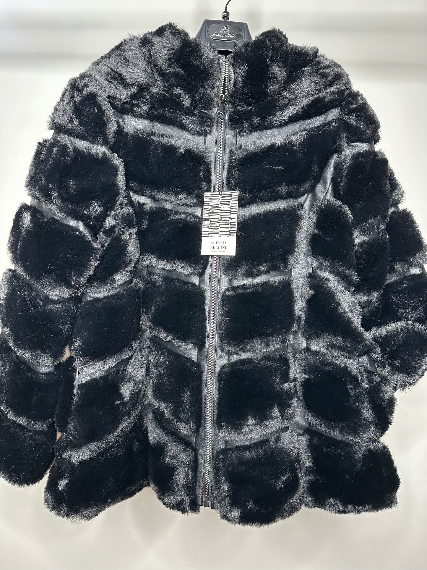 Pelliccia Calibrata con Cappuccio, Alessia Bellini - Nero