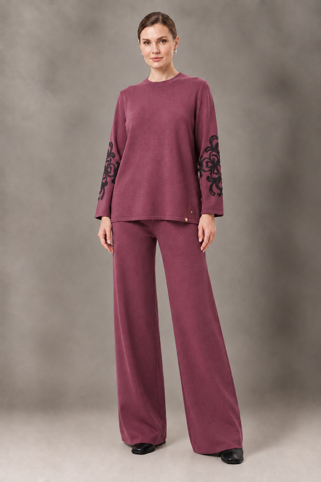 Completo con ricami floreali- Nero/Marrone/Bordeaux