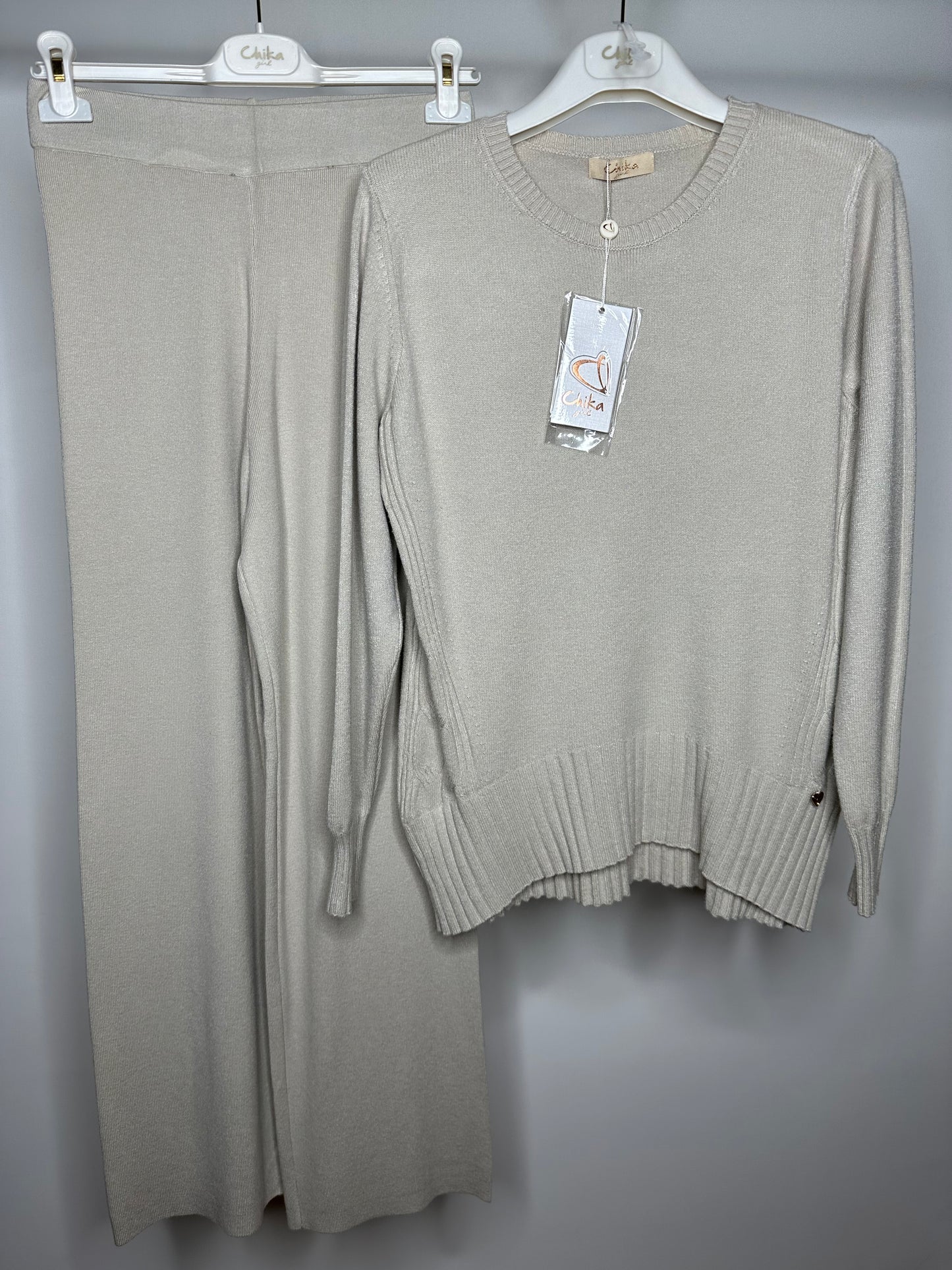 Completo Chika - Beige/Nero