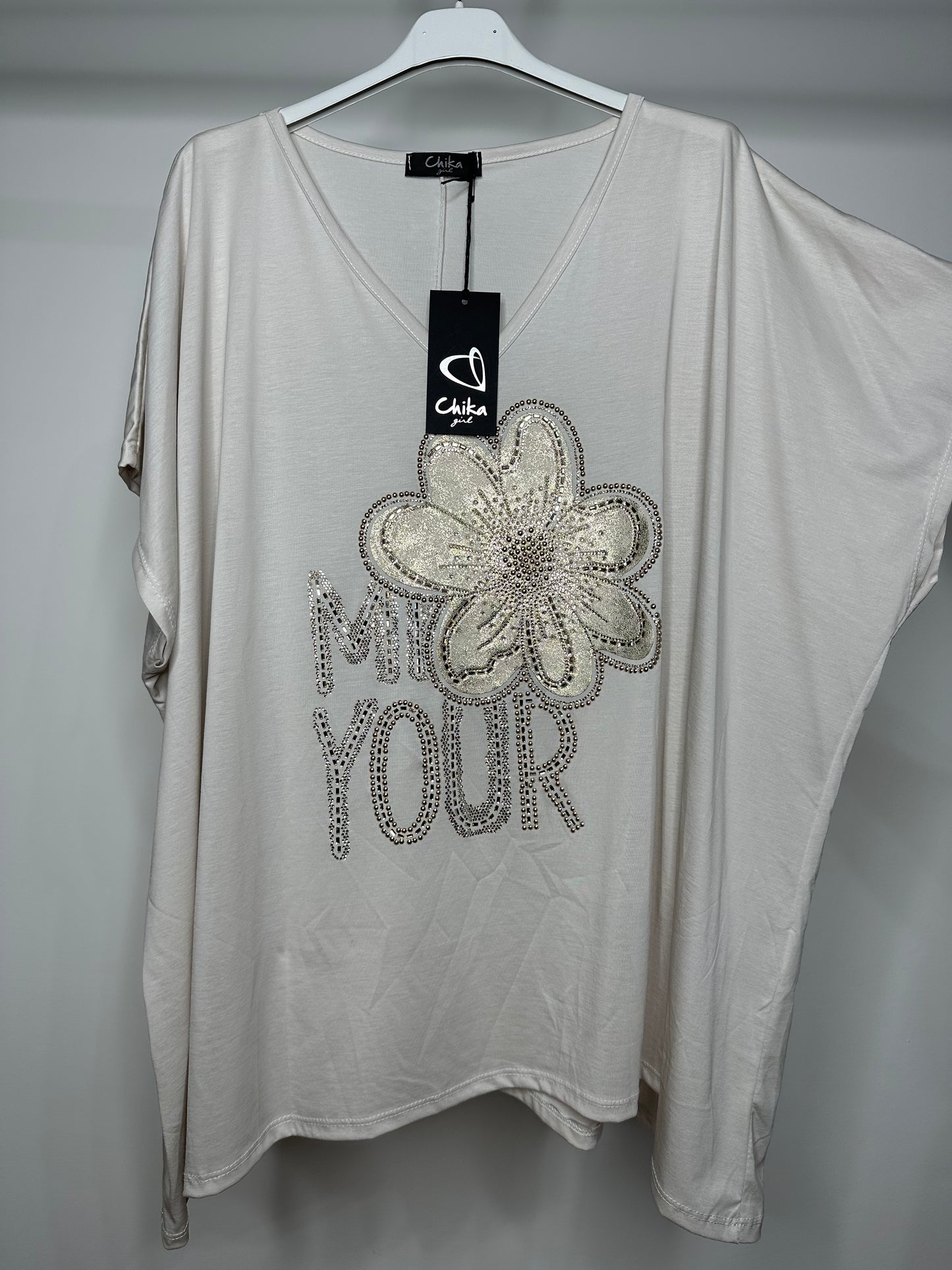 Maglia con Fiore Over - Nero/Sabbia/Panna