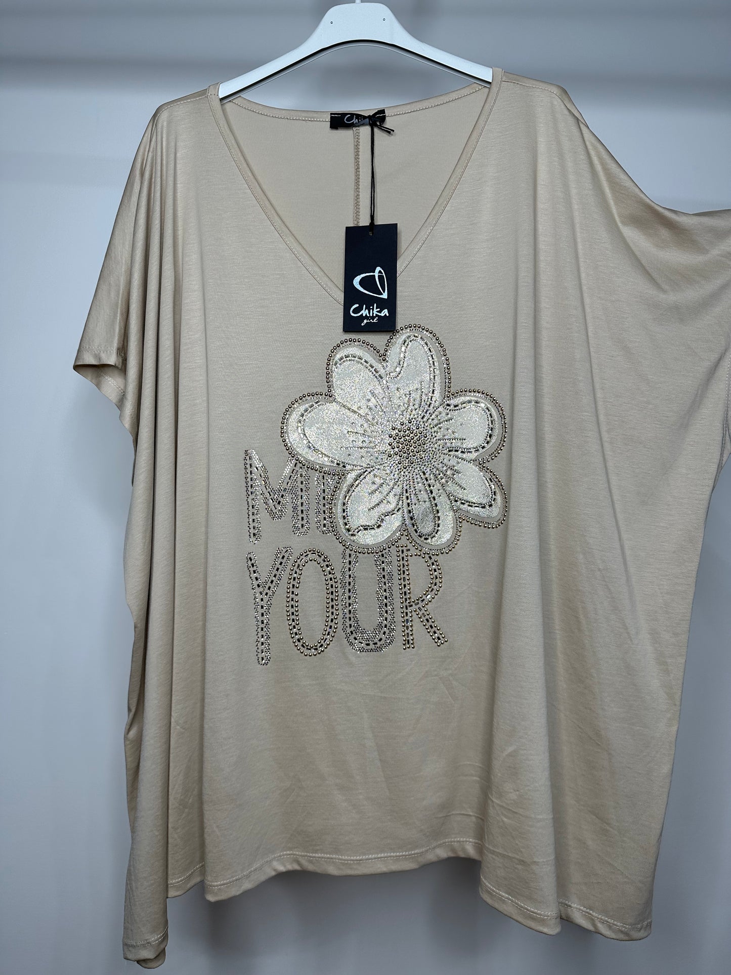 Maglia con Fiore Over - Nero/Sabbia/Panna