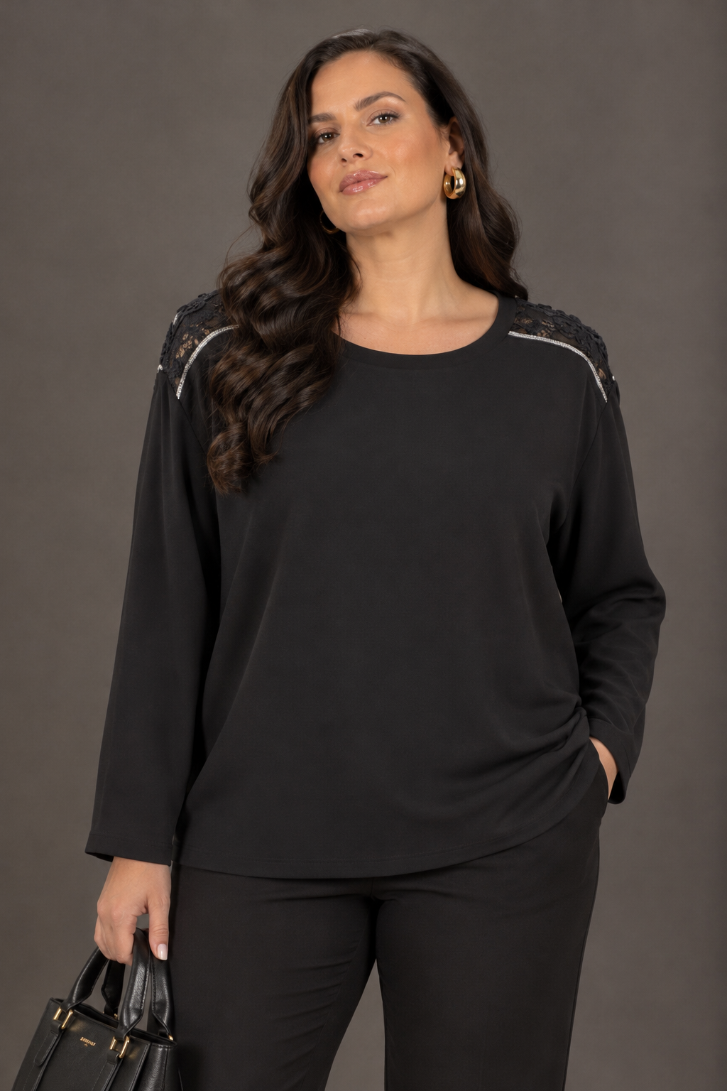 Maglia con Ricami su Spalle - Nero